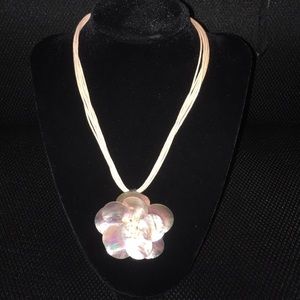 Pretty Flower Necklace 18”